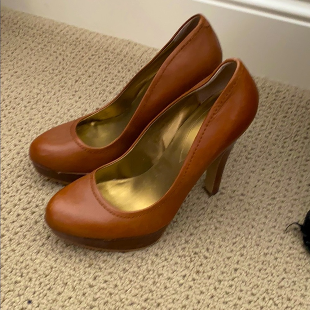 COPY - Guess size 7.5 camel pump